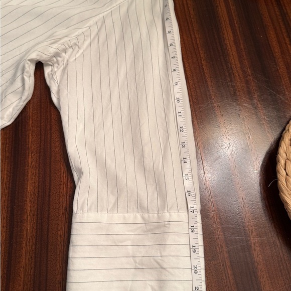 H&M Black/White Oversized Pinstripe Button-Down Shirt Wide Cuffs Size L EUC - Picture 1 of 12